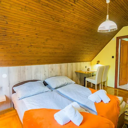 Fenyves Apartamento *